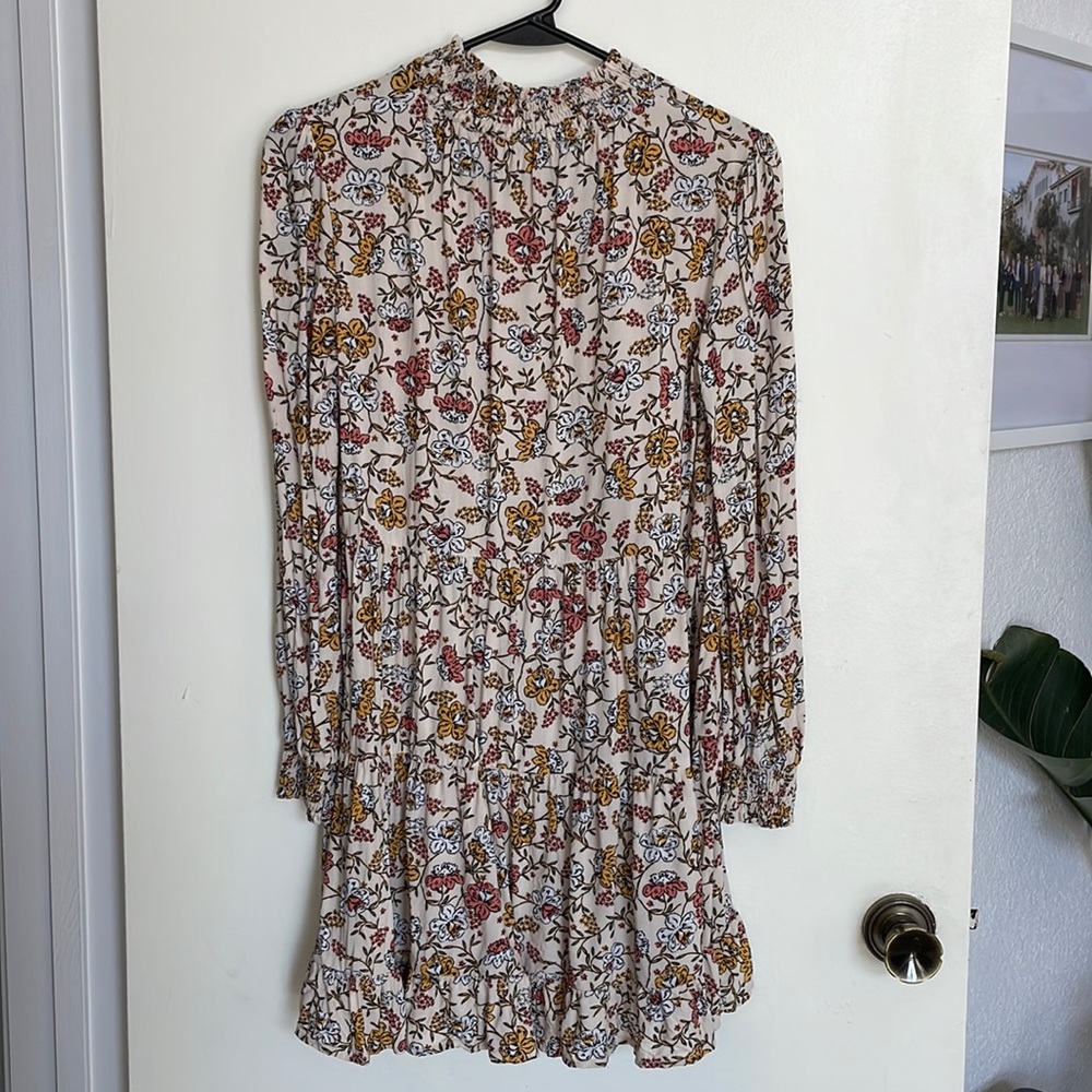 Beautiful dress for events such as weddings.